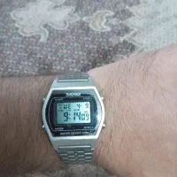 یه عدد ساعت ویک عدد انگشتر خوشگل