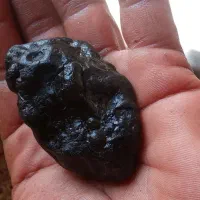 شهابسنگ زیبا اصلی گذاشتم برا فروش