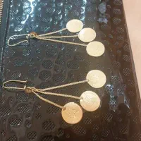 گوشواره در حد نو ۲۰۰ بالای تابلو