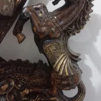 مجسمه اسب