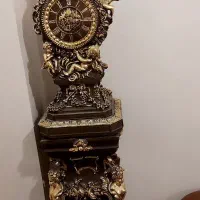 ساعت ایستاده بسیارتمیز