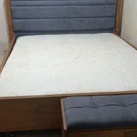 تخت دو نفره با تشک طبی و کنارتختی