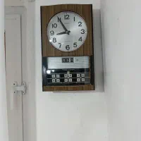 ساعت دیواری قدیمی