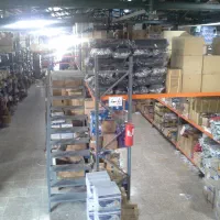 کارگر و انباردار جوان هفده تا ۲۵ الی ۳۰ ساله