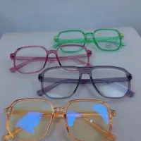 با عینک بلوکات چشات در مقابل گوشی اسیب نمیبینه