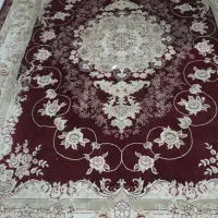 چند تخته فرش و دو عدد یخچال یک عدد گازپنج شعله