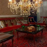 یک جفت لوستر قدیمی و آنتیک لاله دار|لوستر و چراغ آویز|تهران, جوادیه|دیوار