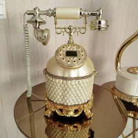 تلفن و گرامافون سلطنتی با میز درحد|تلفن رومیزی|سمنان, |دیوار