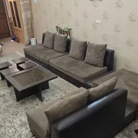 مبل راحتی هفت نفره همراه با پاف، میز وسط و گل میز