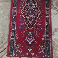 فرش کناره ، سالم و تمیز . ۴ متر طول و نیم متر عرض