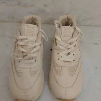 کفش اسپرت زنانه خارجی کرم رنگ|کیف، کفش، کمربند|شهرضا, |دیوار