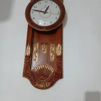ساعت با رنگ قهوه ای