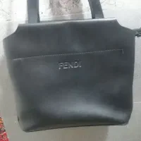 تعدادی کیف و کفش