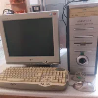 کامپیوتر(مانیتور LG ۱۷ بهمراه کیس، ماوس و کیبورد)