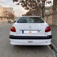 206اس دی وی۸ تک برگ سند