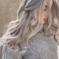 خدمات تخصصی رنگ مو وکراتین واموزش تخفیف ۵۰درصدی