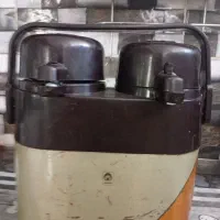 یک عدد فلاسک دو قلو و یک شیشه فلاسک