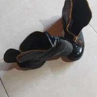 بوت کوتاه|کیف، کفش، کمربند|رویان, |دیوار