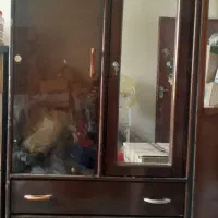 کمد لباس قهوه ای کار کرده