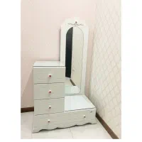 کمد و آینه قدی