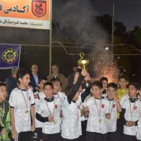 مدرسه فوتبال حرفه ای خرم فارس