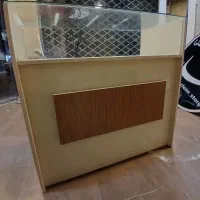 میز پیشخوان ، ویترین