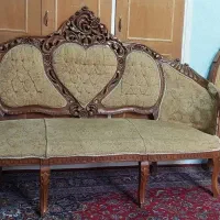 مبل سلطنتی ۸نفر طرح بسیارزیبا و میز وسط شیشه‌ای