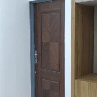 درب چوبی کاملا نو