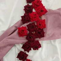 بسته ۳۰ عددی سر گل مخمل قرمز بزرگ دو رنگ|گل مصنوعی|نجف‌آباد, نجف‌آباد|دیوار