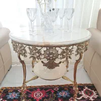 میز برنزی سنگین