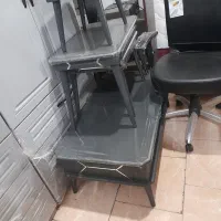 در حد نو خیلی تمیز بدون کوچک ترین خط و خش