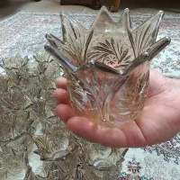 تعدادی حباب و آویز لوستر