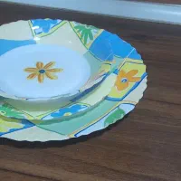 دیس بلوری و تعدادی ظرف