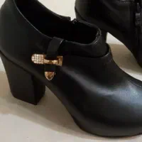 نیم بوت زنانه نونو و کیف تمیز و سالم هردو ۶۵۰