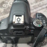 دوربین کنون ۸۰۰ دی با لنز ۱۸ ۵۵ canon 800D