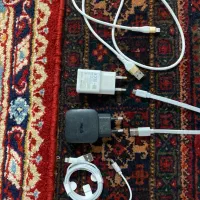 فروش تعدادی کابل و سر شارژ برای ایفون و سامسونگ