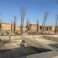 نیم ساز فروشی / درب حیاط/ اسکلت بتن