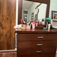 میز آرایشی با آینه