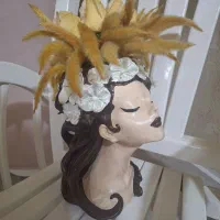 گلدان همراه با گل