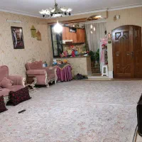 آپارتمان حاشیه خیابان ۲۰ متری