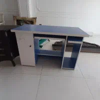میز کامپیوتر در حد نو