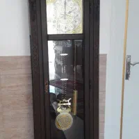 بوفه وساعت ایستاده