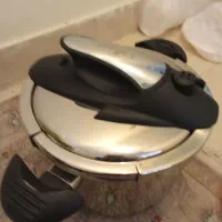 زود پز یونیک نو جهیزیه بدون استفاده