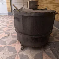 تنور بزرگ و میزکار پخت نان