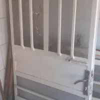 درب حال ودو پنجره نو یک اندازه