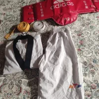 لباس و وسایل تکواندو