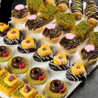 دوره شیرینی های مدرن خشک در آموزشگاه آلفا