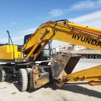 اجاره بیل لاستیکی بزرگ چکش و پاکت