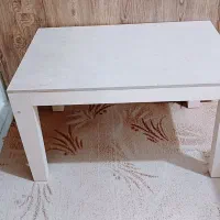 میز چوبی و لوازم های دیگر)