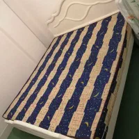 تخت دو نفره چوبی کاملا سالم